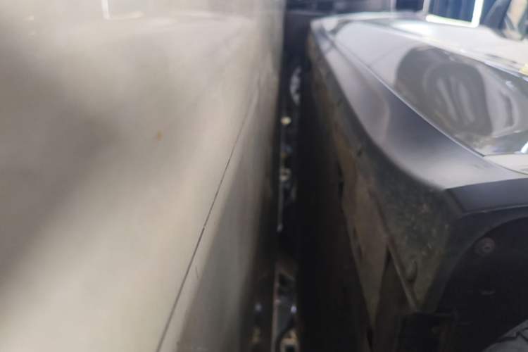 Used Nio ET7 2022 100kWh First Edition Left Side Sill