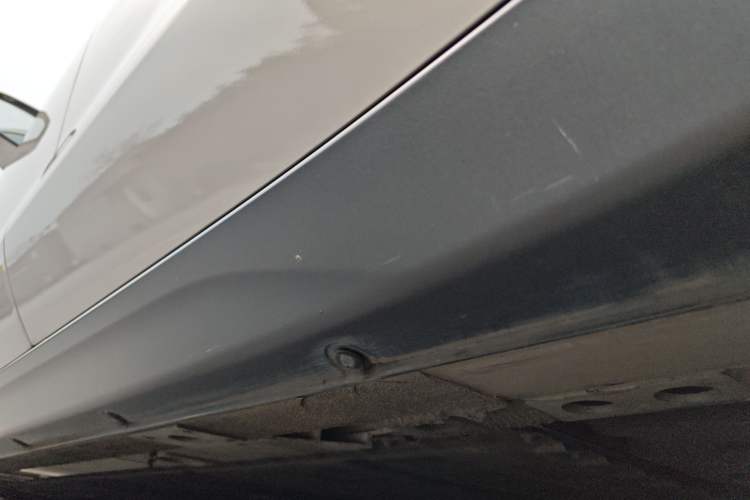 Used Nio ET7 2022 75 kWh Left Side Sill