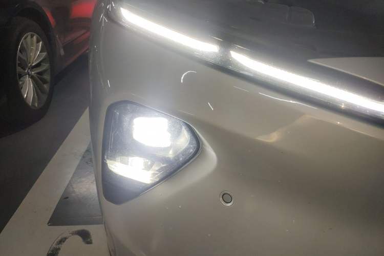 Used Nio ET7 2022 100kWh First Edition Right Front Headlight