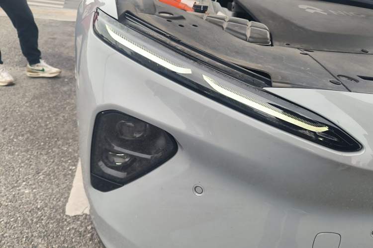 Used Nio ET7 2022 100 kWh Right Front Headlight