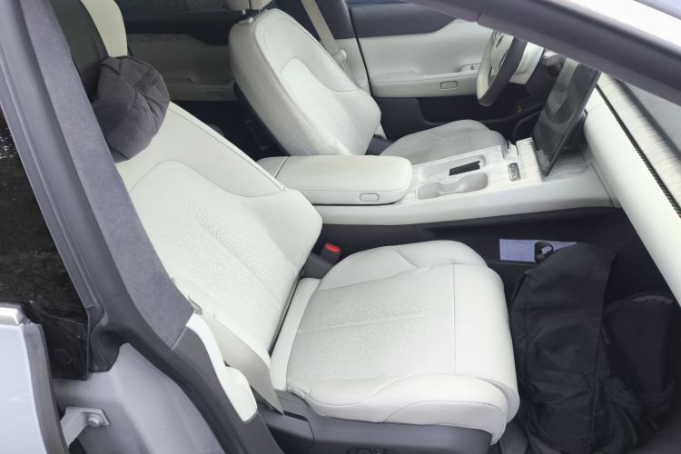 Used Nio ET7 2022 75 kWh Right Front Seat