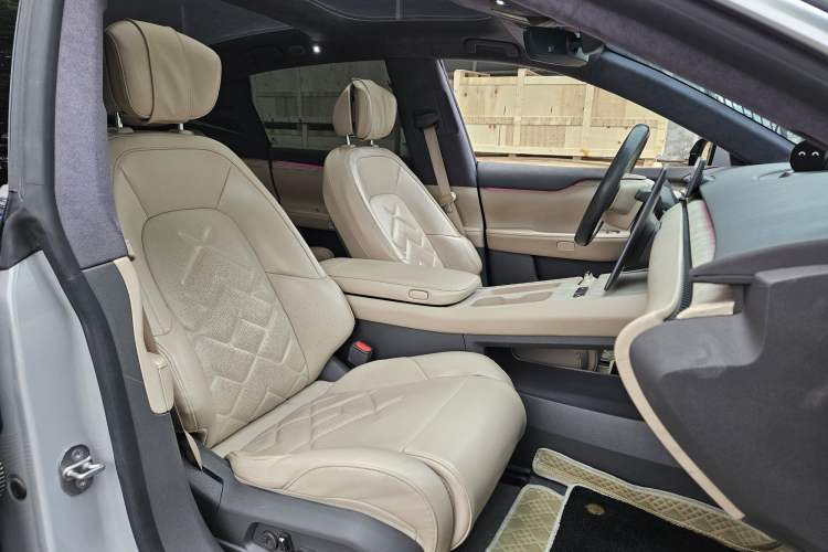 Used Nio ET7 2022 100kWh First Edition Right Front Seat