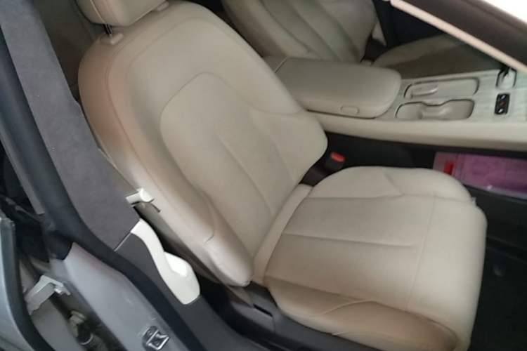 Used Nio ET7 2022 75 kWh Right Front Seat
