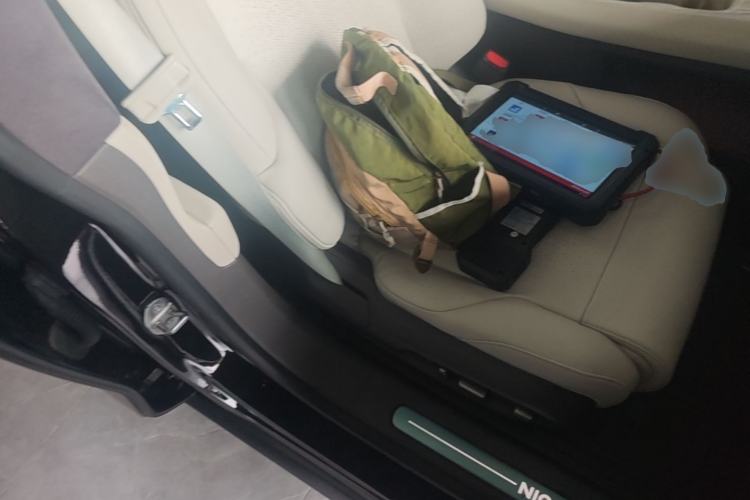 Used Nio ET7 2022 75 kWh Right Front Seat