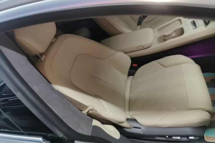 Used Nio ET7 2022 75 kWh Right Front Seat