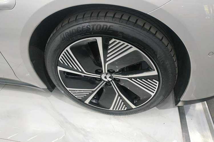 Used Nio ET7 2022 100kWh First Edition Right Front Wheel Hub