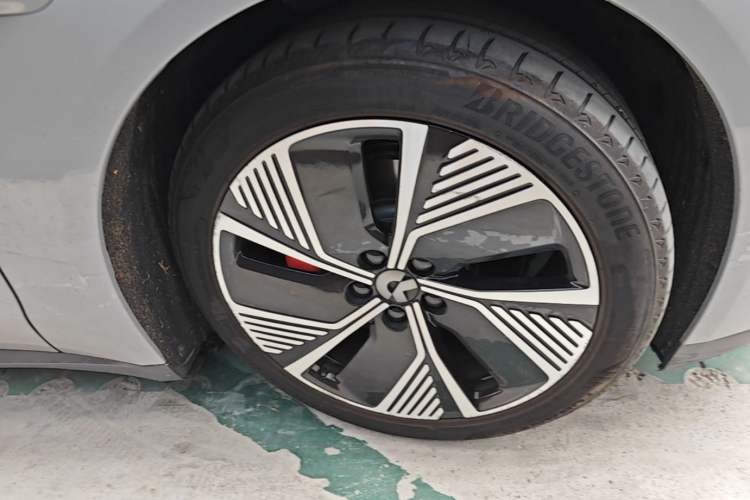 Used Nio ET7 2022 100kWh First Edition Right Front Wheel Hub