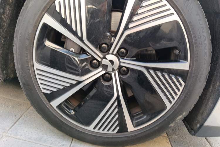 Used Nio ET7 2022 100kWh First Edition Right Front Wheel Hub