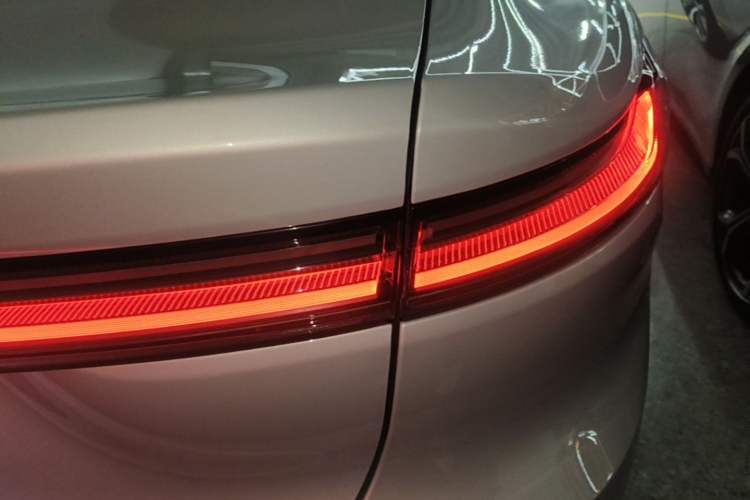 Used Nio ET7 2022 100kWh First Edition Right Rear Taillight