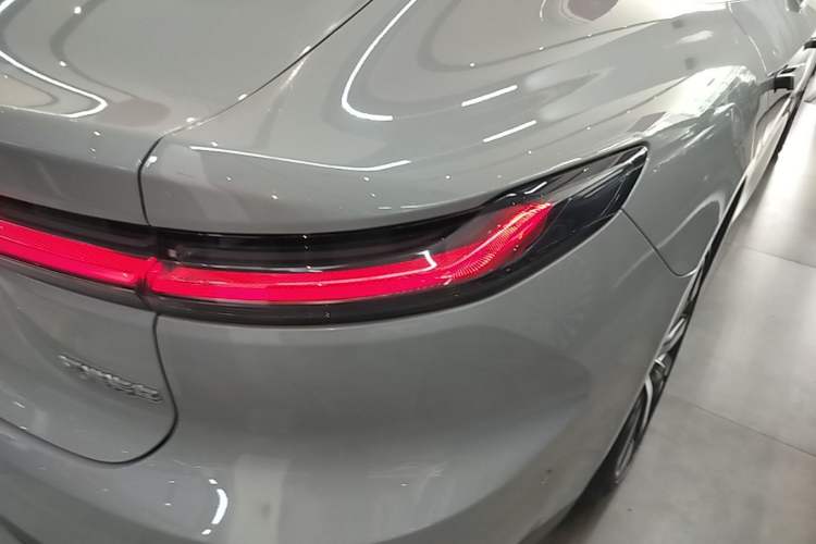 Used Nio ET7 2022 100kWh First Edition Right Rear Taillight