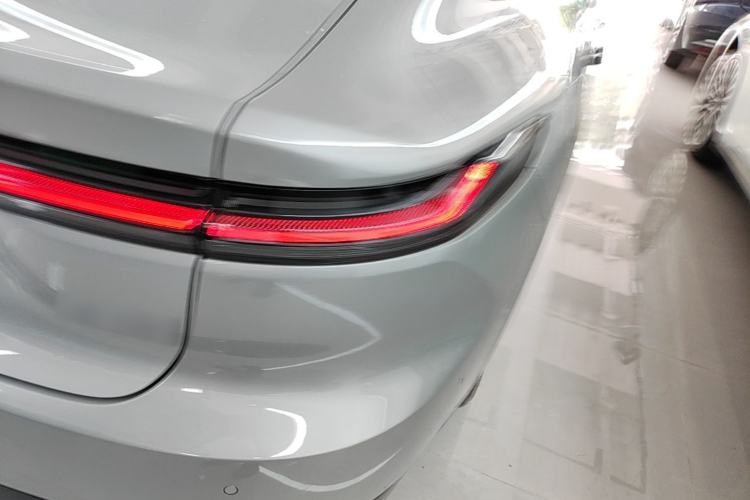 Used Nio ET7 2022 100kWh First Edition Right Rear Taillight