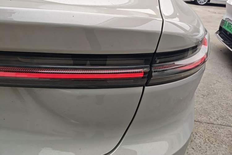 Used Nio ET7 2022 100kWh First Edition Right Rear Taillight