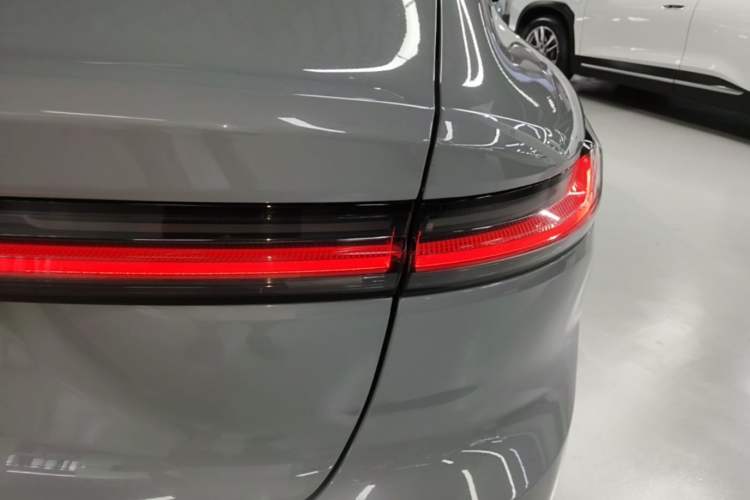 Used Nio ET7 2022 100kWh First Edition Right Rear Taillight