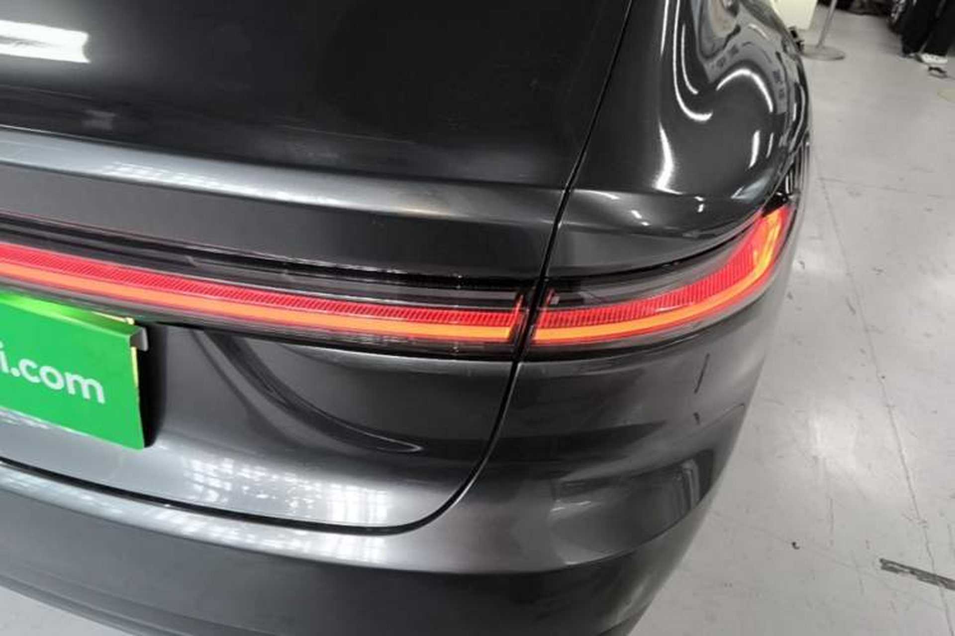 Used Nio ET7 2022 75 kWh Right Rear Taillight