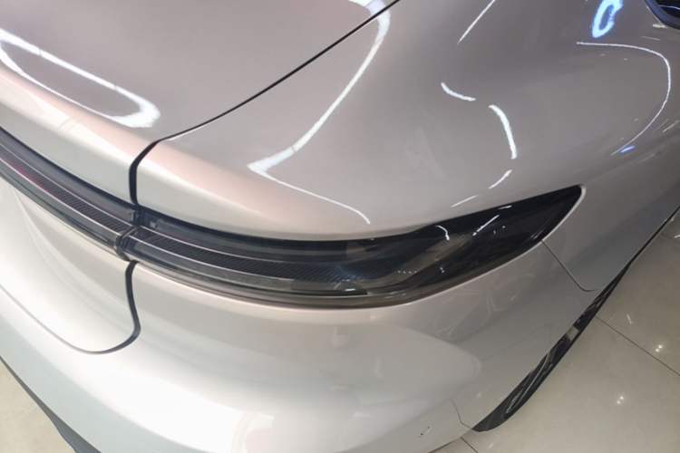 Used Nio ET7 2022 100kWh First Edition Right Rear Taillight