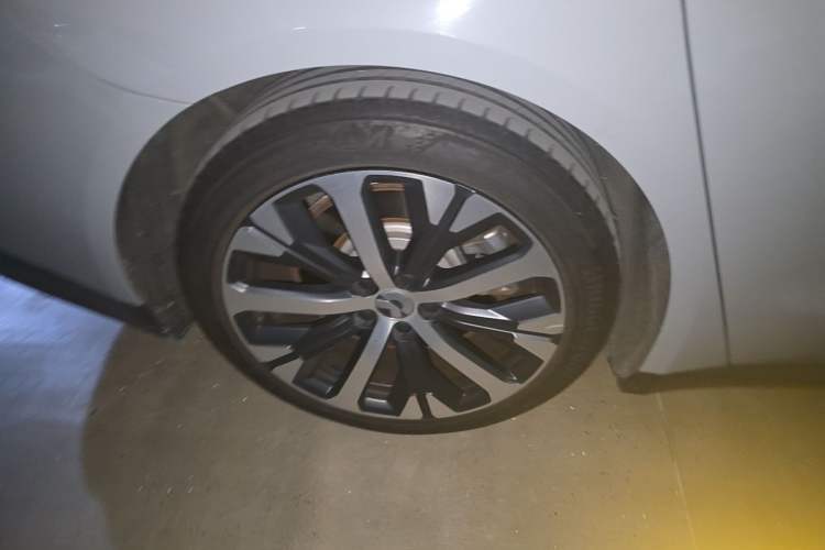 Used Nio ET7 2022 100kWh First Edition Right Rear Wheel Hub