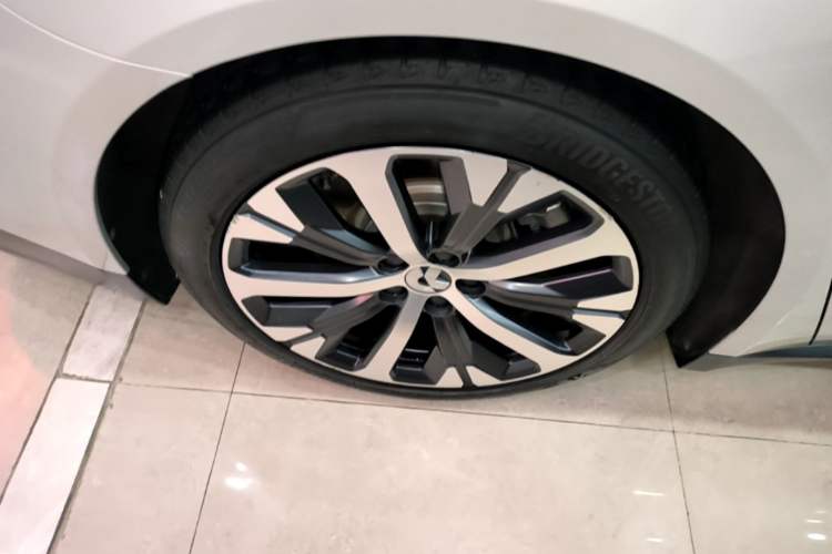 Used Nio ET7 2022 100kWh First Edition Right Rear Wheel Hub