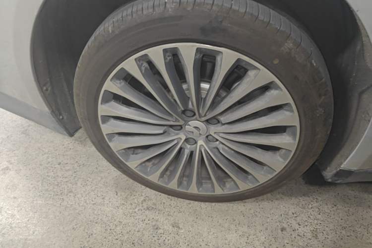 Used Nio ET7 2022 75 kWh Right Rear Wheel Hub