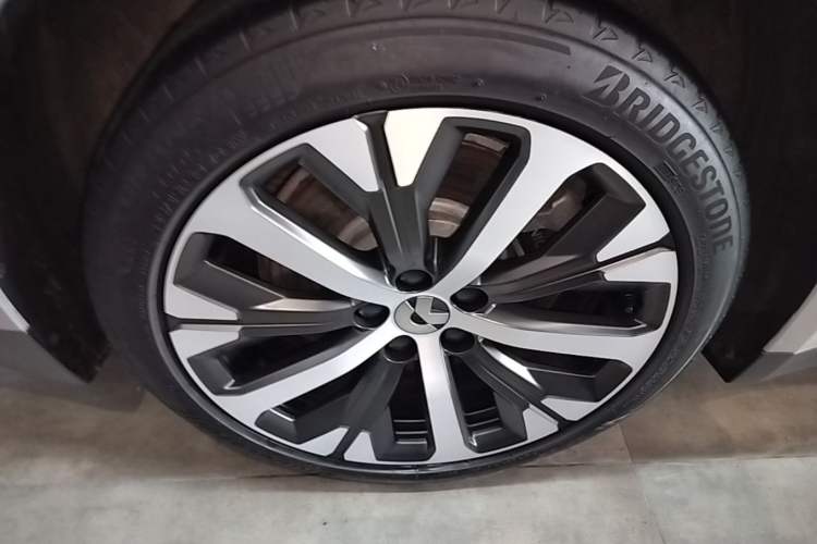 Used Nio ET7 2022 100kWh First Edition Right Rear Wheel Hub
