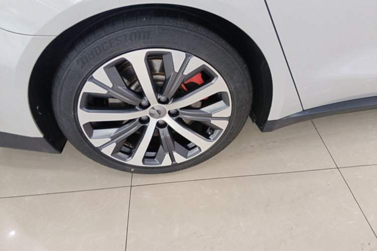 Used Nio ET7 2022 75 kWh Right Rear Wheel Hub