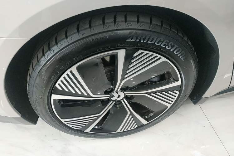 Used Nio ET7 2022 100kWh First Edition Right Rear Wheel Hub
