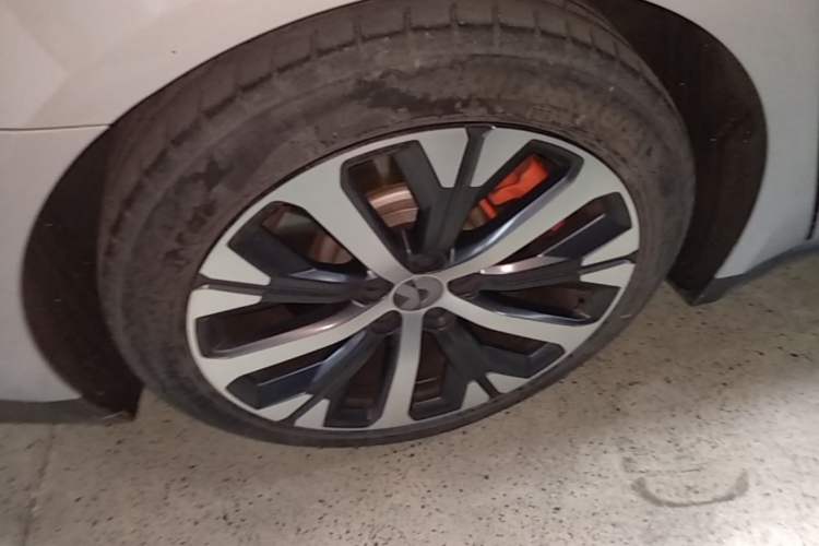 Used Nio ET7 2022 75 kWh Right Rear Wheel Hub