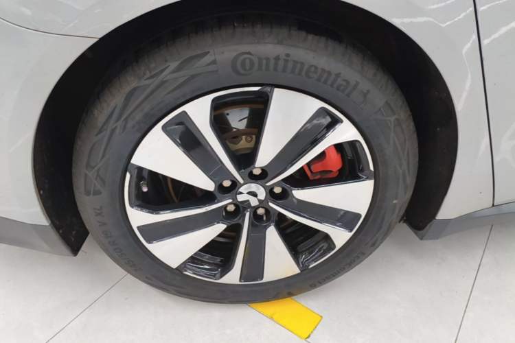 Used Nio ET7 2022 75 kWh Right Rear Wheel Hub