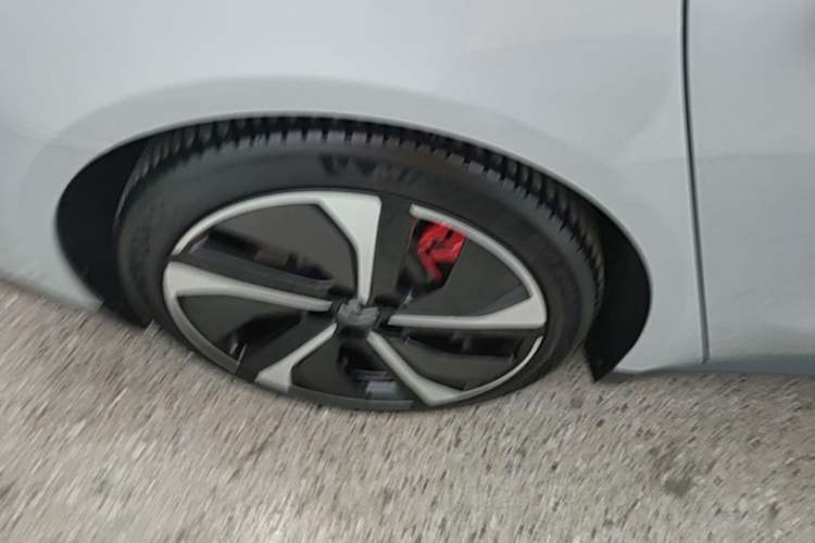 Used Nio ET7 2022 100kWh First Edition Right Rear Wheel Hub