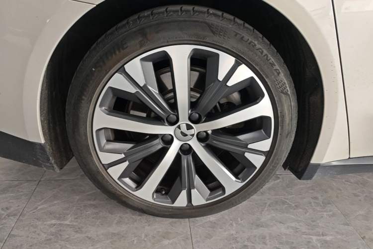 Used Nio ET7 2022 75 kWh Right Rear Wheel Hub