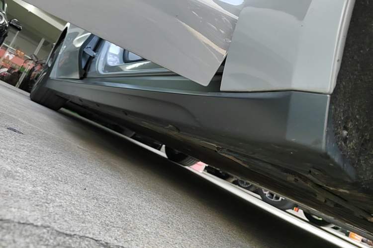 Used Nio ET7 2022 100kWh First Edition Right Side Sill