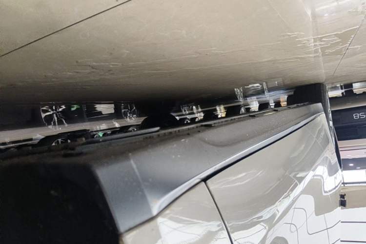 Used Nio ET7 2022 75 kWh Right Side Sill