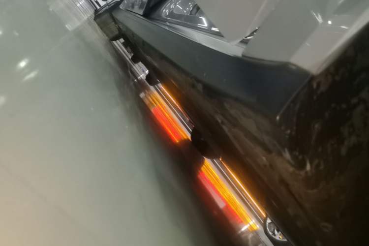 Used Nio ET7 2022 100kWh First Edition Right Side Sill