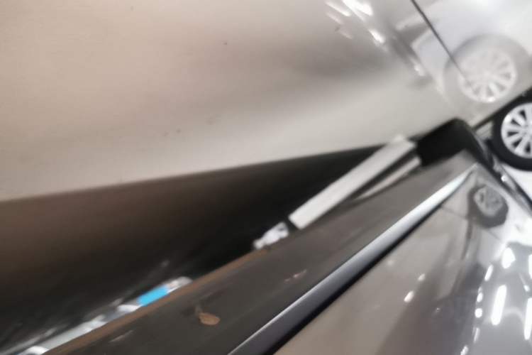 Used Nio ET7 2022 75 kWh Right Side Sill