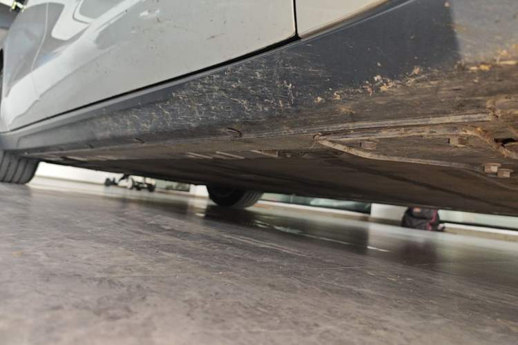 Used Nio ET7 2022 75 kWh Right Side Sill