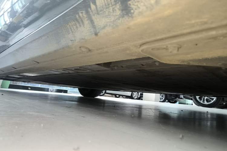 Used Nio ET7 2022 75 kWh Right Side Sill