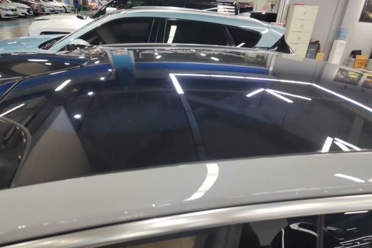 Used Nio ET7 2022 75 kWh Roof