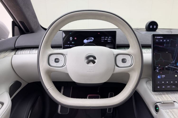 Used Nio ET7 2022 100kWh First Edition Steering Wheel