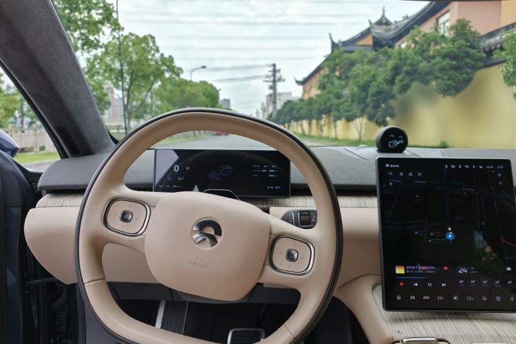 Used Nio ET7 2022 100kWh First Edition Steering Wheel