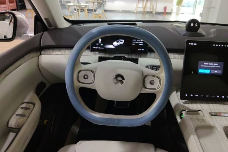 Used Nio ET7 2022 75 kWh Steering Wheel