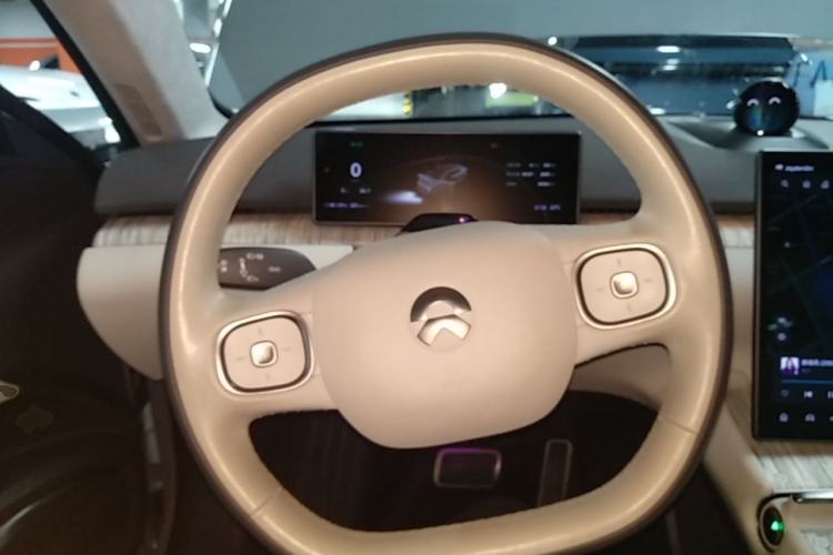 Used Nio ET7 2022 75 kWh Steering Wheel