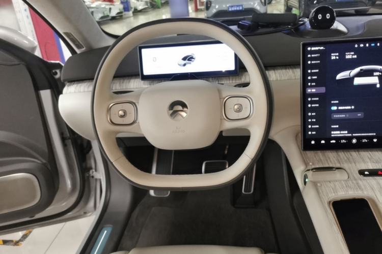 Used Nio ET7 2022 75 kWh Steering Wheel