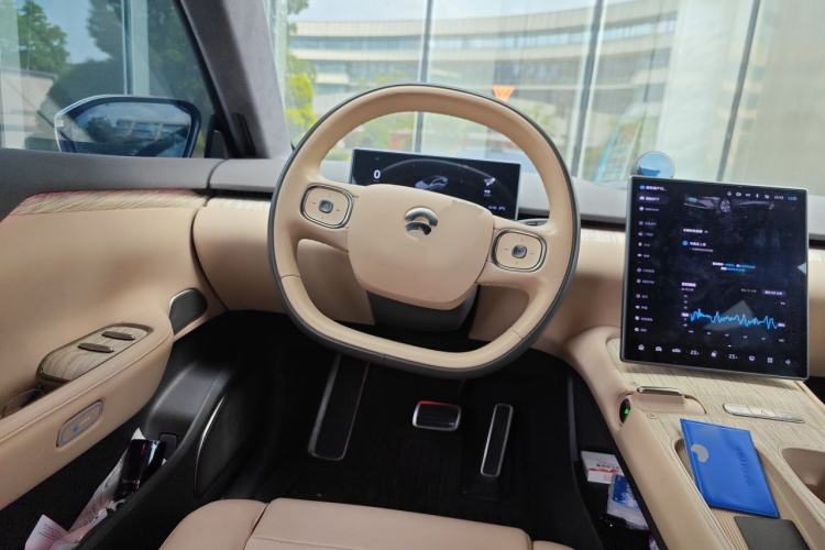 Used Nio ET7 2022 75 kWh Steering Wheel