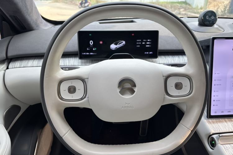 Used Nio ET7 2022 100kWh First Edition Steering Wheel