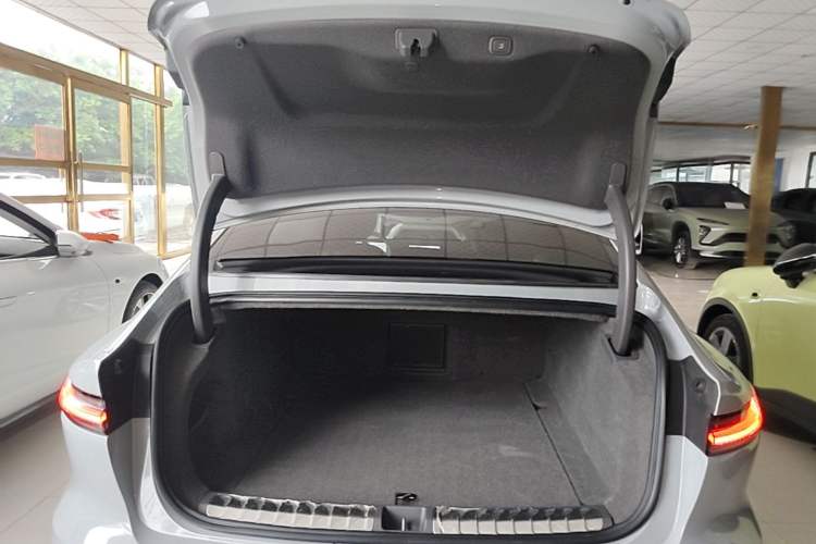 Used Nio ET7 2022 100kWh First Edition Trunk