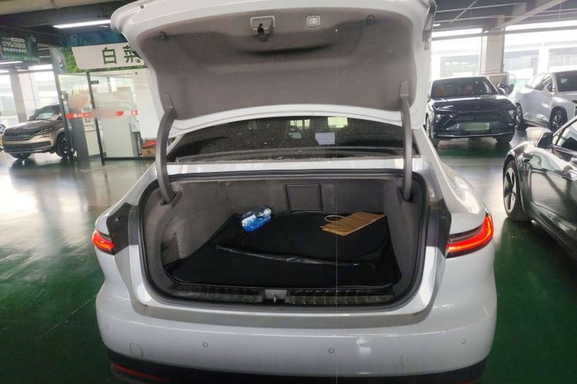 Used Nio ET7 2022 100 kWh Trunk
