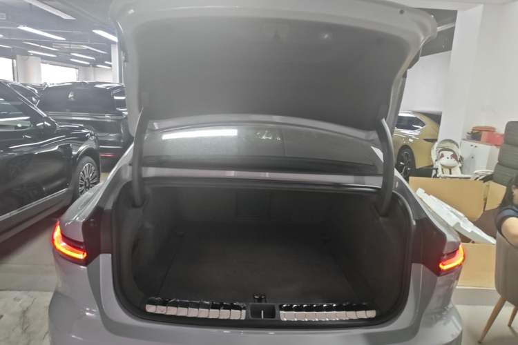 Used Nio ET7 2022 100kWh First Edition Trunk