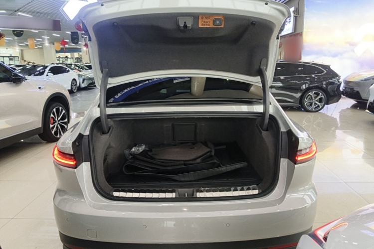 Used Nio ET7 2022 75 kWh Trunk