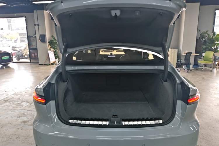 Used Nio ET7 2022 100kWh First Edition Trunk