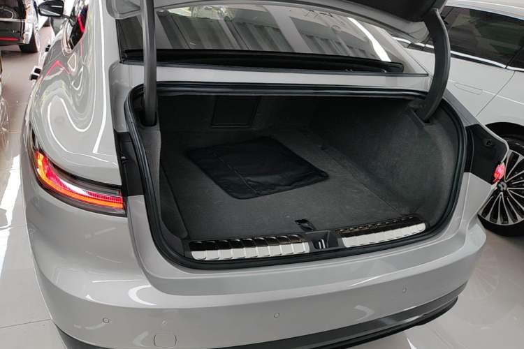 Used Nio ET7 2022 100kWh First Edition Trunk