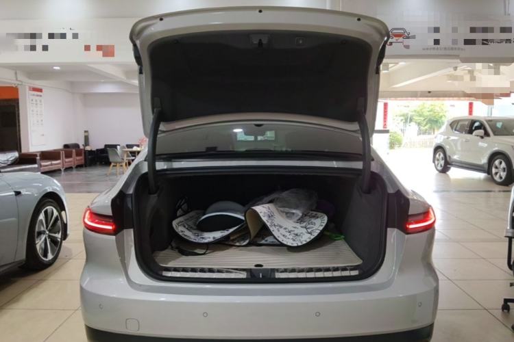 Used Nio ET7 2022 75 kWh Trunk